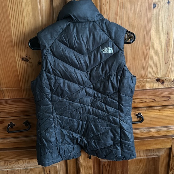 The North Face Black Puffer Vest - Picture 6 of 7